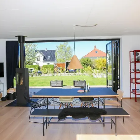 Modern Architecture Atrium House-3