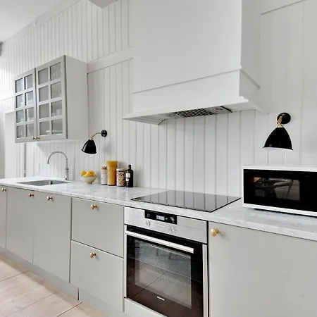 Sanders Secret - Pleasant Three-Bedroom Townhouse Near Main Attractions-3