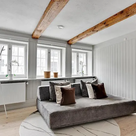 Sanders Secret - Pleasant Three-Bedroom Townhouse Near Main Attractions-2